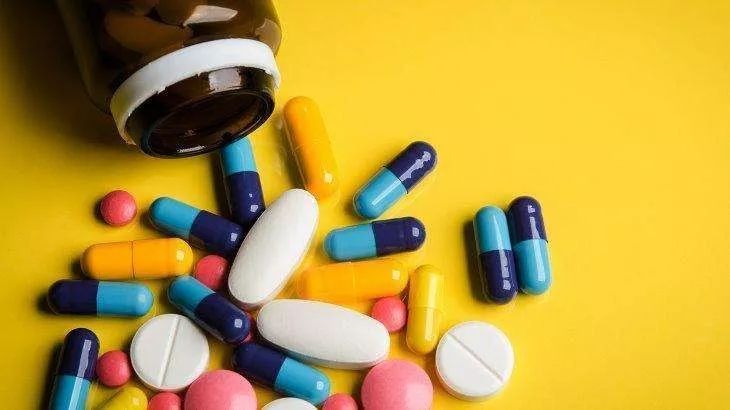 新闻1+1 55种药品降价了！