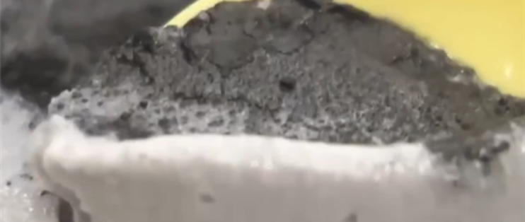 日本为宣传五金产品，推出“铁味”冰淇淋