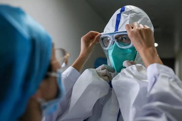 疫情资讯｜昨日新增本土病例83例 （54例均为扬州市报告）