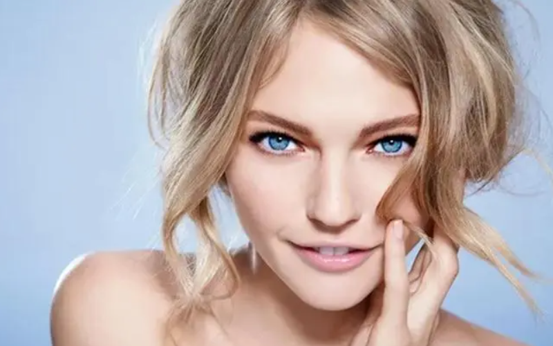 雅诗兰黛粉底液插图 雅诗兰黛粉底液插图