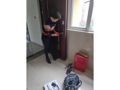 揭秘英典智能锁r10和v2哪个好？区别明显吗怎么选择？ 观点 第5张