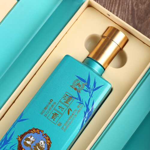 泸州贡翡绿 浓香型白酒 52度 500ml*6瓶 整箱(含礼品袋) 熊猫酒 450元