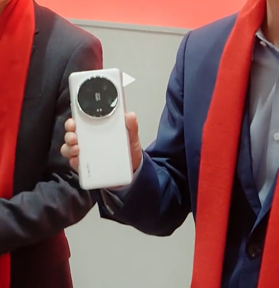 猝不及防，小米14 Ultra外观公布+真机照+定档 | 魅族停止传统智能手机项目 | 首台骁龙8s Gen 3平板爆料