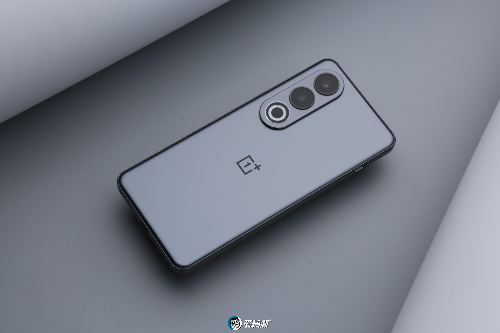 重回1999,一加Ace 3V评测:骁龙7+ Gen 3配1.5K直屏+LYT600主摄