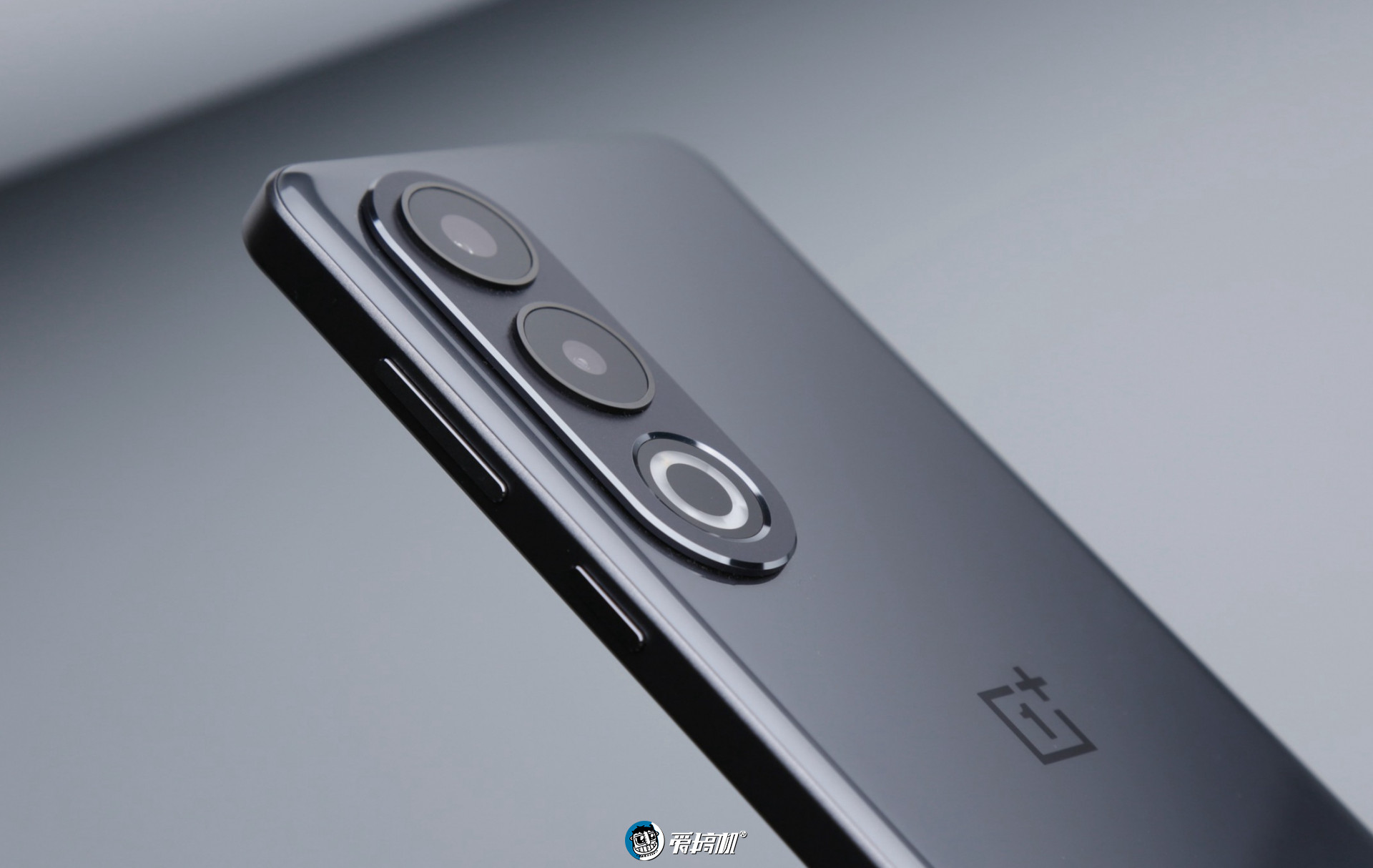 重回1999,一加Ace 3V评测:骁龙7+ Gen 3配1.5K直屏+LYT600主摄