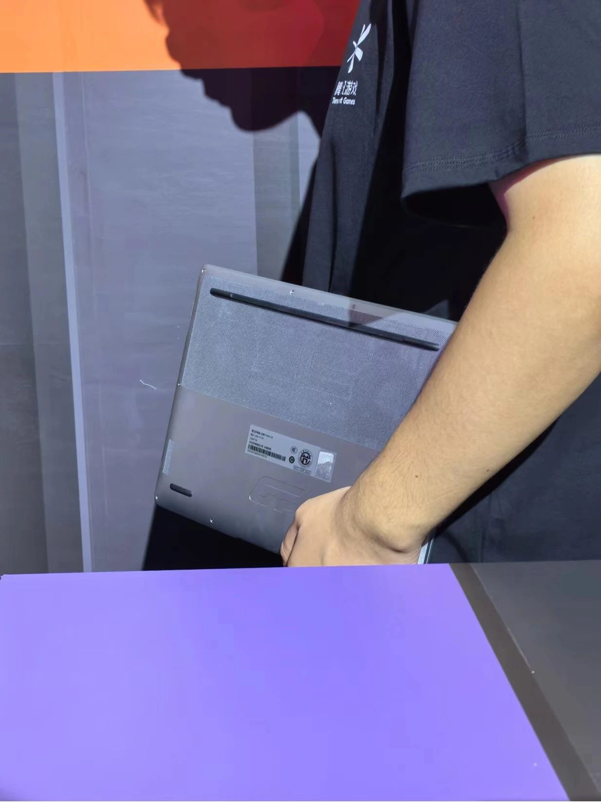 谁说爵士不玩游戏?华为游戏本真机现身 | 闲鱼PC网页版回归!