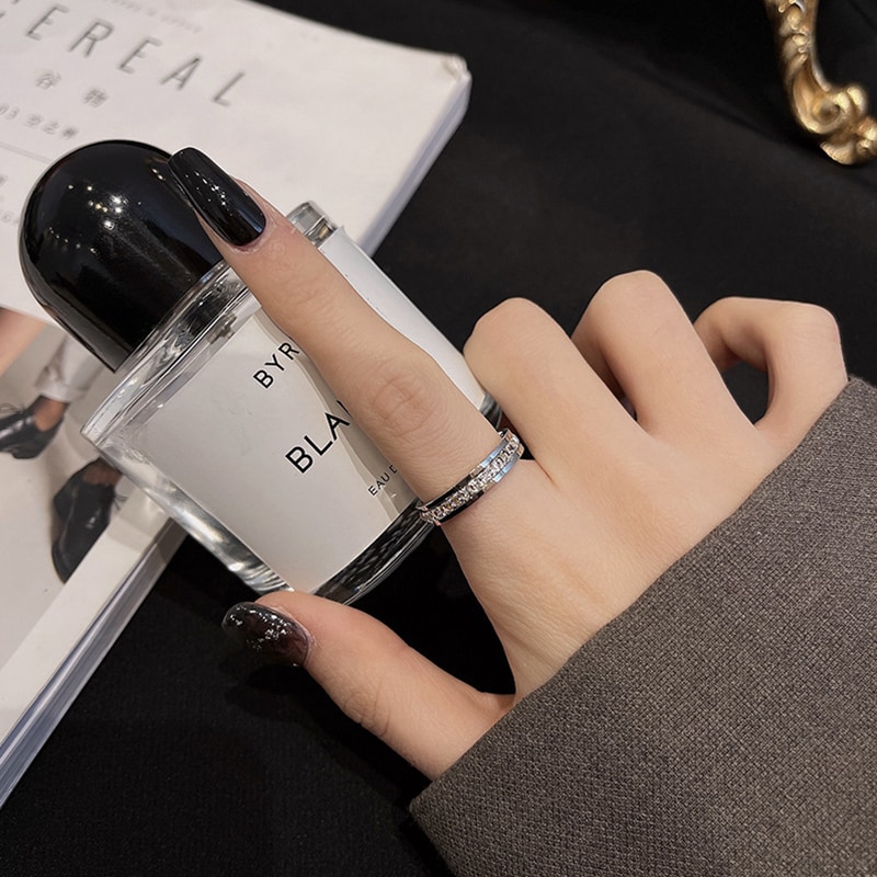 满天星戒指女小众设计情侣对戒满钻钛钢戒指女ins潮冷淡风食指环