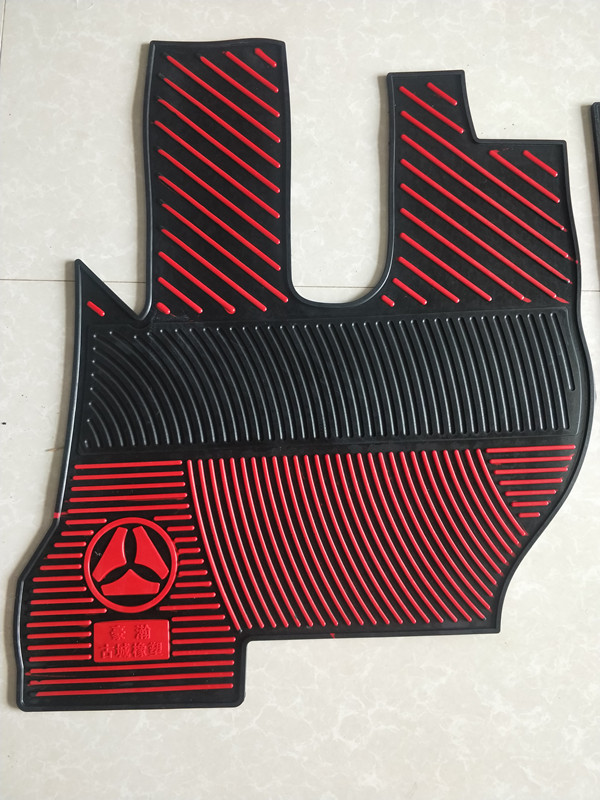 重汽豪瀚N7G豪瀚J7B新豪瀚汉加厚乳胶脚垫货车脚垫耐磨防冻橡胶垫