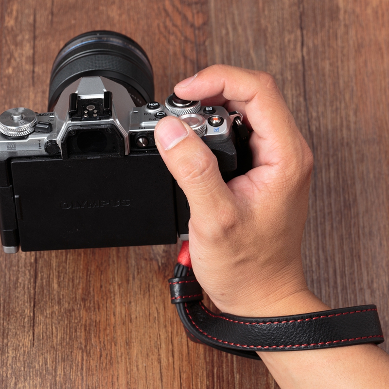 适用索尼微单相机牛皮腕带A7RM3 A6600 6500 A7C A7RM4 Zfc手挂绳