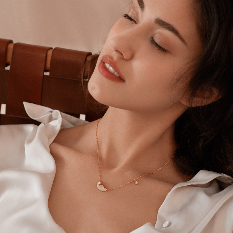 Neverfar半月水滴白贝母项链设计师精致时尚轻奢饰品女小众
