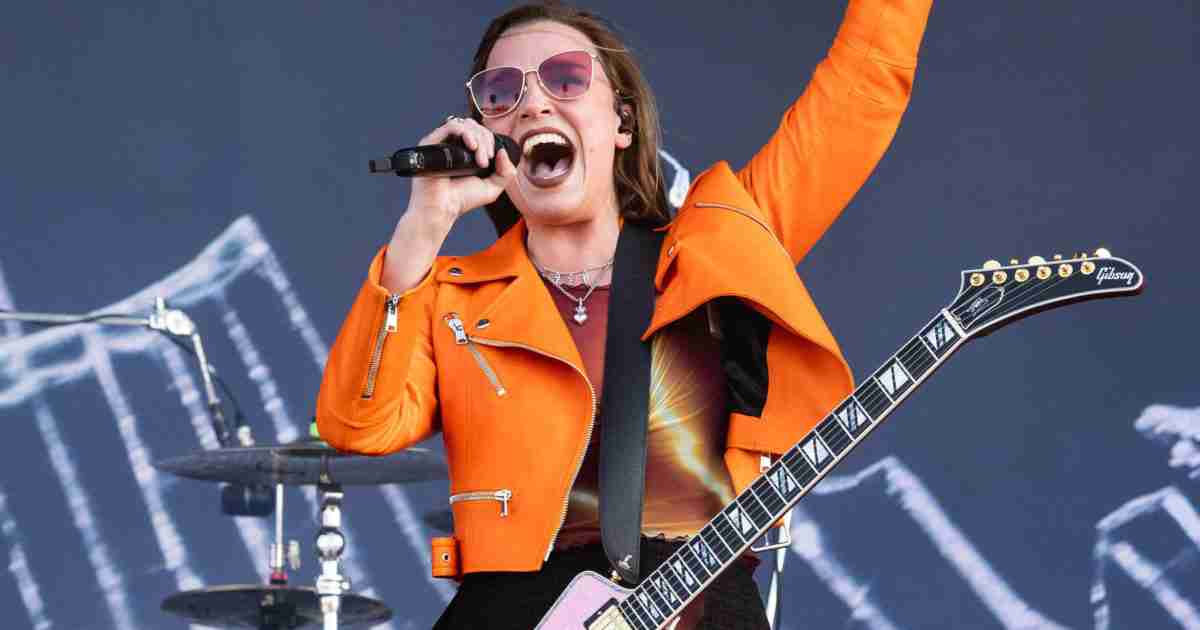 Lzzy Hale,睡眠代币以及他们居住的意外世界