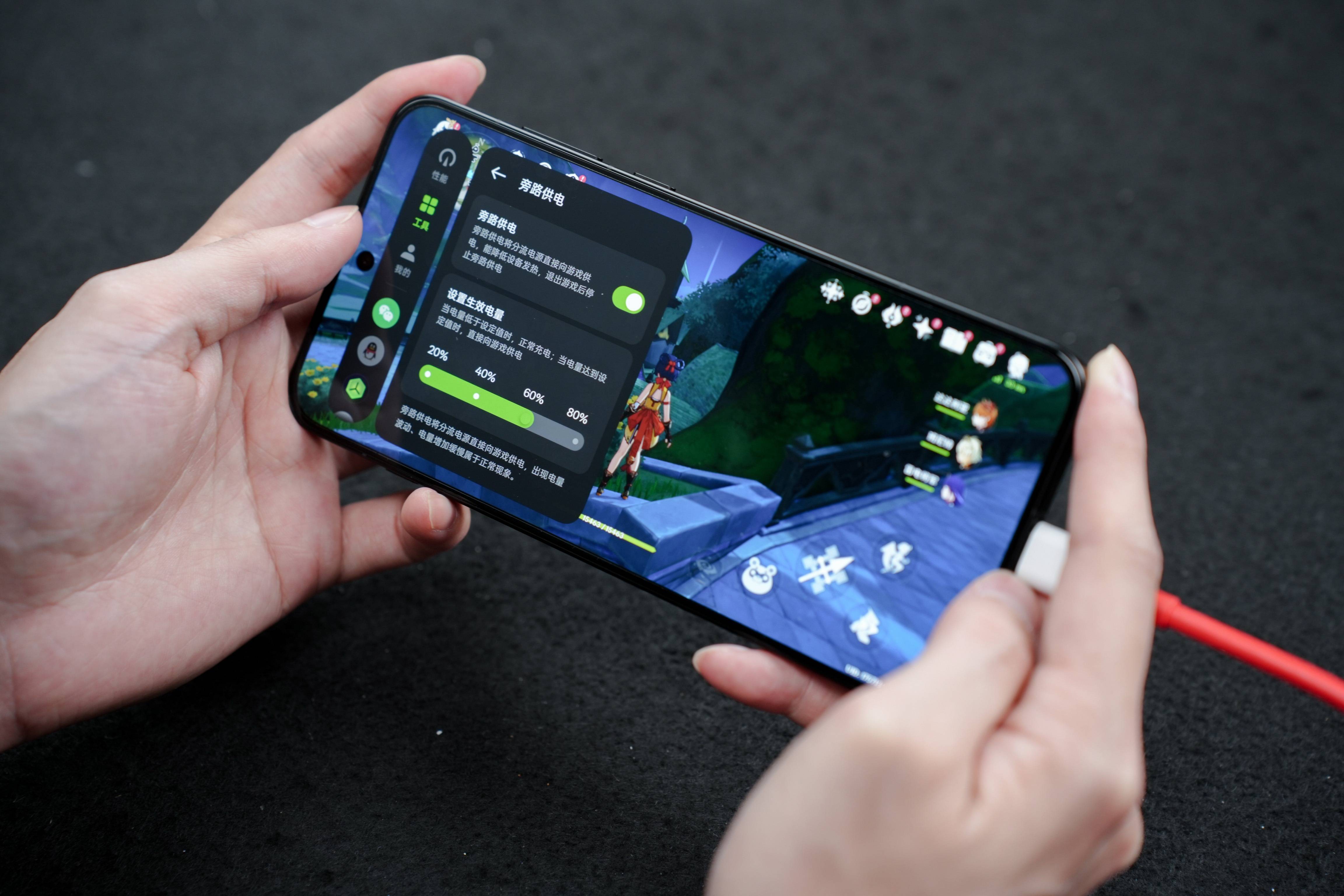 165Hz无限满帧+第五代骁龙8，手游党闭眼入的性能狠Pro