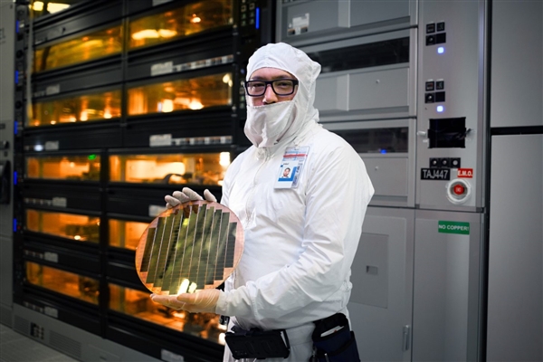 Intel CEO下死命令：CPU良率达不到一律开除 不养混子