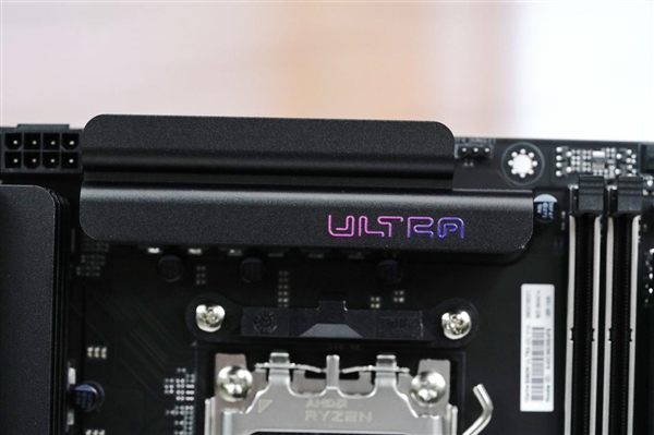 轻松打造千帧电竞主机 七彩虹iGame B850M Ultra-OC V14主板图赏