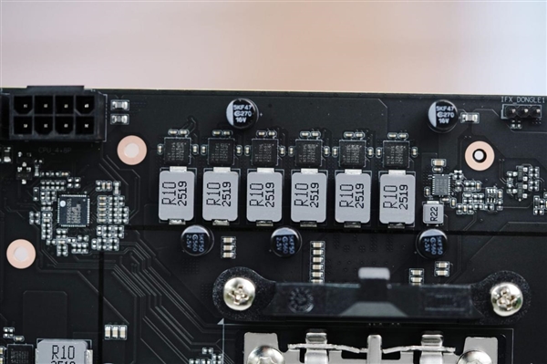 轻松打造千帧电竞主机 七彩虹iGame B850M Ultra-OC V14主板图赏