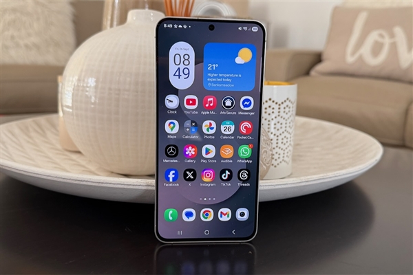 历史性突破!内存涨价倒逼三星Galaxy S27改用京东方屏:成本更低