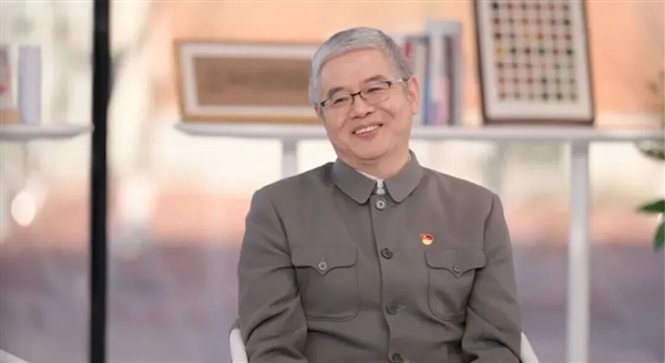 龙芯胡伟武：中国这么大一个国家 怎么能没有自己的CPU呢！