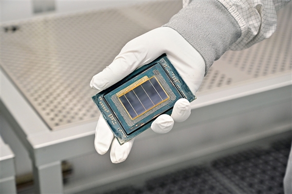 Intel至强6+正式发布:288核心864MB缓存、首次支持国密算法