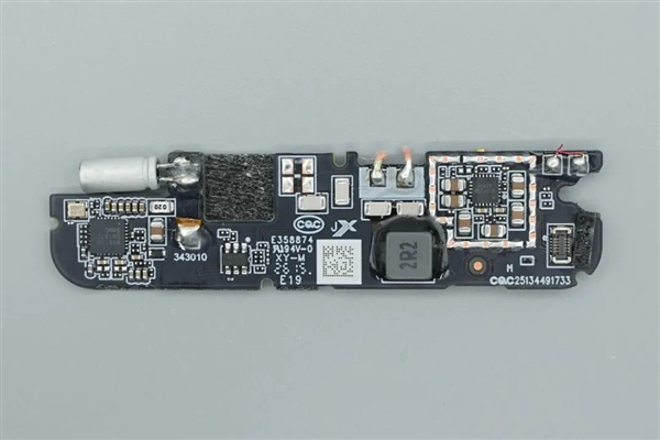 拆解报告:小米金沙江10000mAh 45W超薄磁吸移动电源