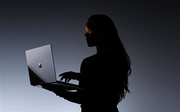 微软巅峰旗舰！微软Surface Laptop Ultra实机上手：MacBook既视感