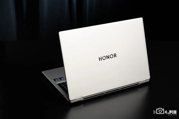 没有独显售价过万 荣耀MagicBook Pro 2026凭啥！