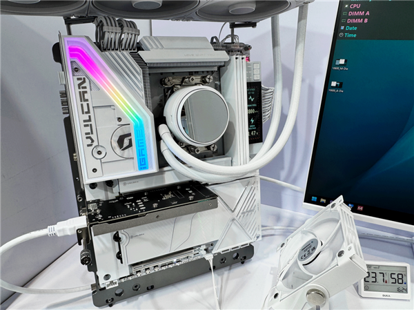 七彩虹台北电脑展干货满满！DR90把主机做成增高架、5090D v2三十周年版首秀