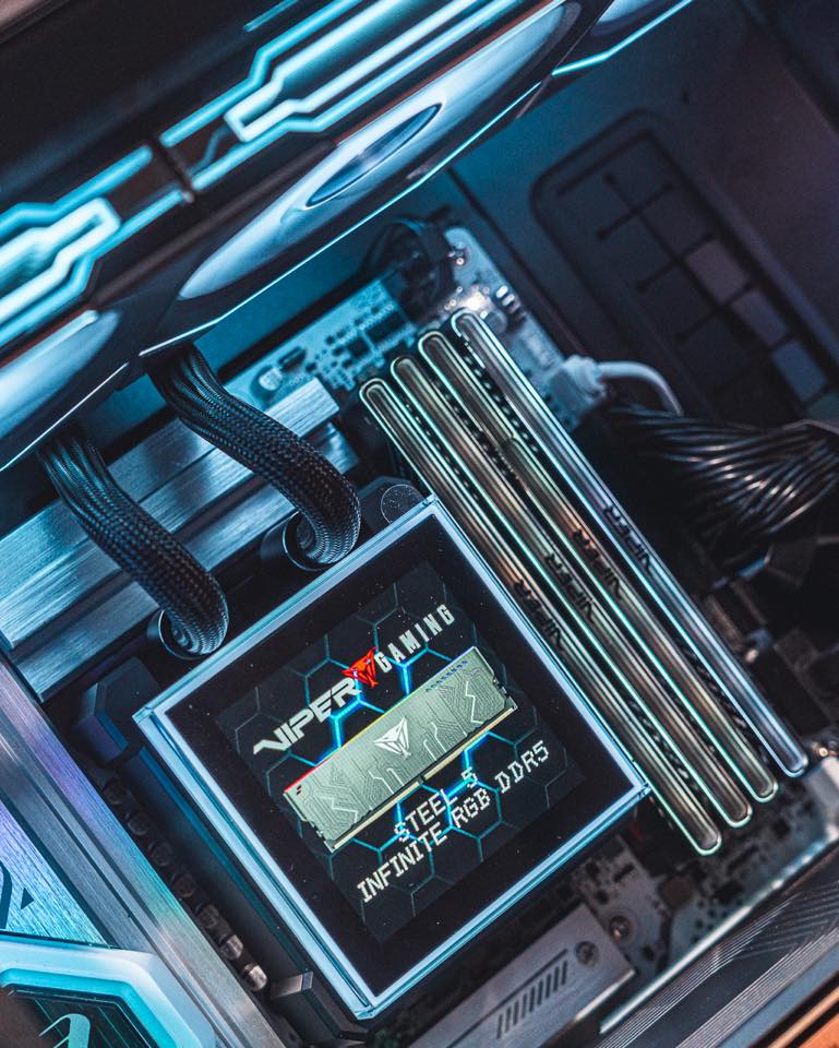 博帝展出旗舰内存条 Viper Steel 5 Infinite DDR5，顶部无限镜光效