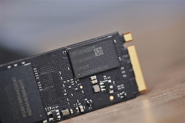 疾速14400MB/s！雷克沙NM1090 Pro 8TB SSD图赏