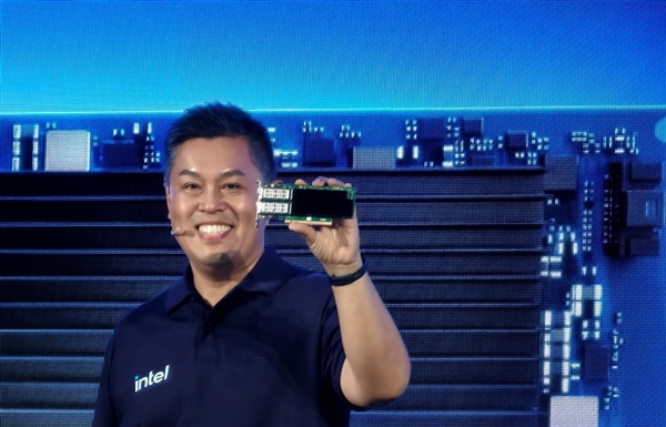 Intel至强6+：再现CPU王者之风！一个机柜60000+核心