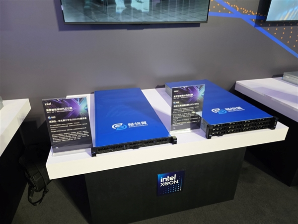 Intel至强6+：再现CPU王者之风！一个机柜60000+核心