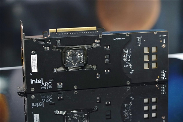 轻松本地部署大模型!铭瑄锐炫Pro B70 32GB Turbo显卡图赏