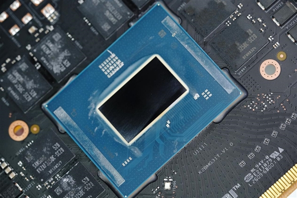 轻松本地部署大模型!铭瑄锐炫Pro B70 32GB Turbo显卡图赏