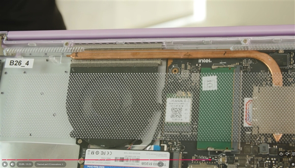 主打超高性价比!Intel Color公版笔记本首发上手:12.9mm超薄、机身无散热孔