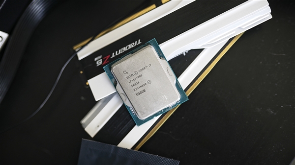 全行业回归DDR4内存!Intel 13代酷睿明年全面复活升级