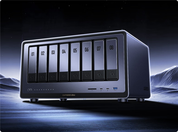 10999元 绿联DXP8800 Ultra发布：8盘位达272TB