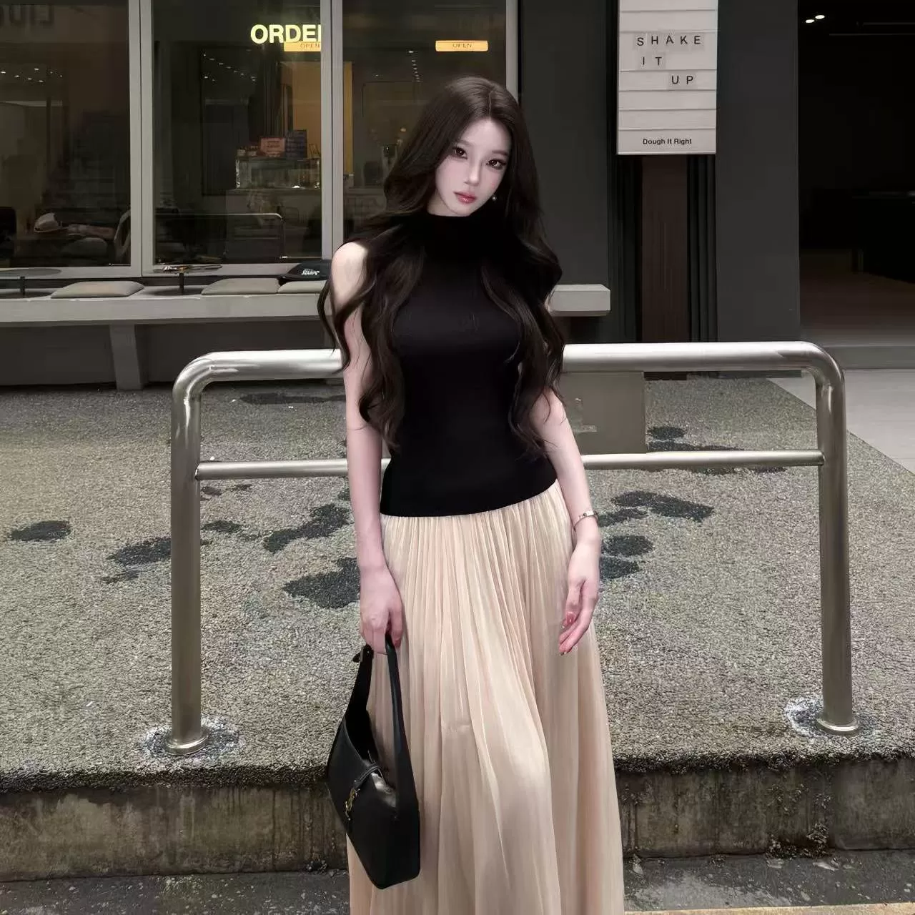 【所有女生的衣橱直播间】【争气主推】AWMUMU缎面裙/半袖/背心