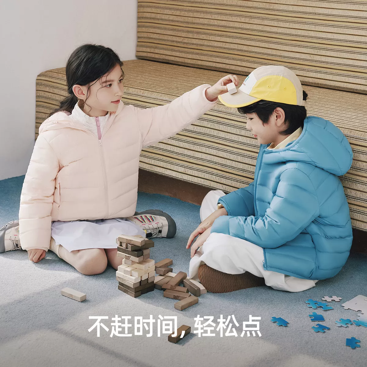 雪中飞2026夏新款男女童90绒连帽经典排骨羽绒服纯色简约百搭舒适