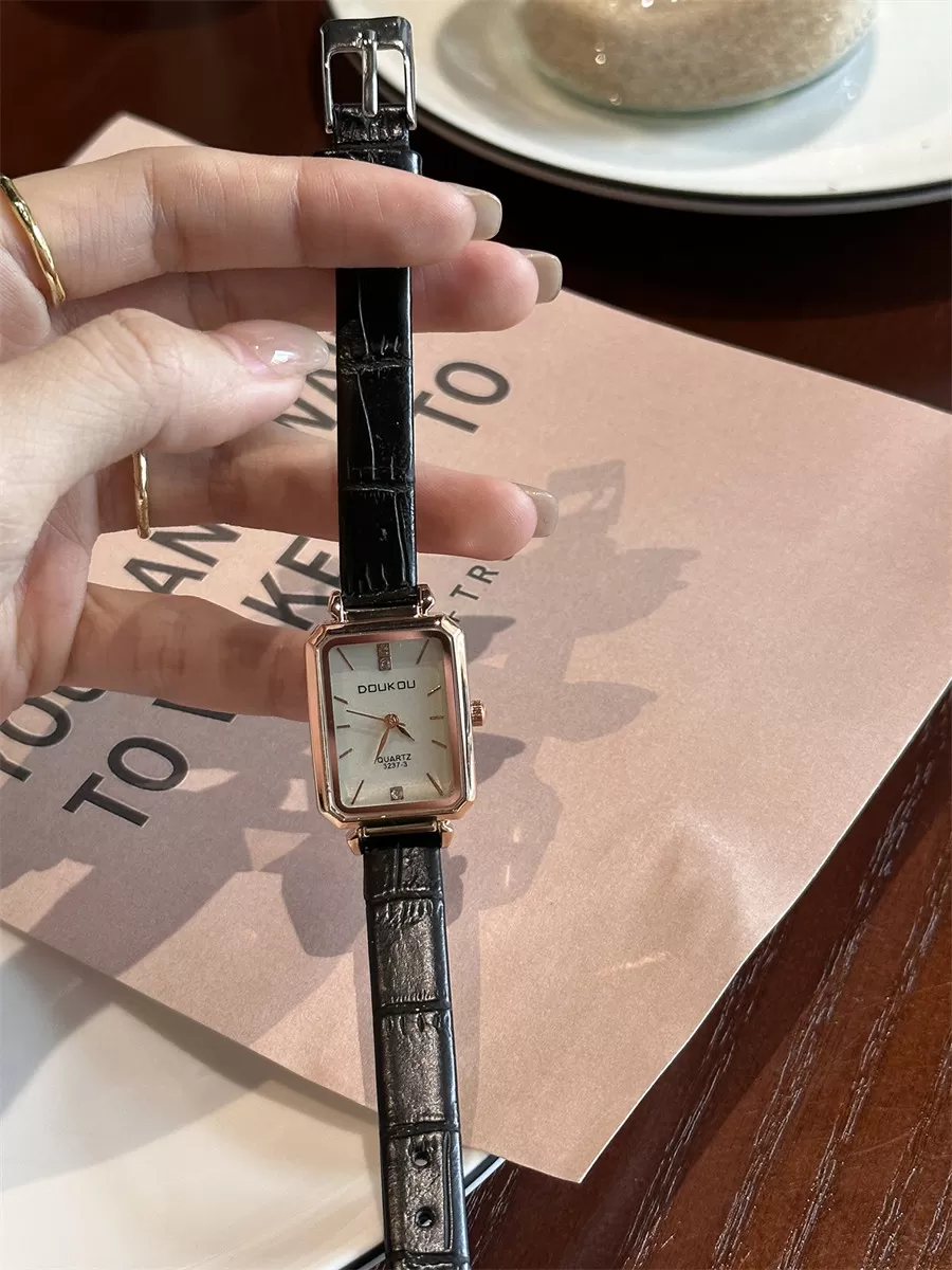 复古小众方形手表女简约气质韩风轻奢高级感皮带精致职场通勤女表