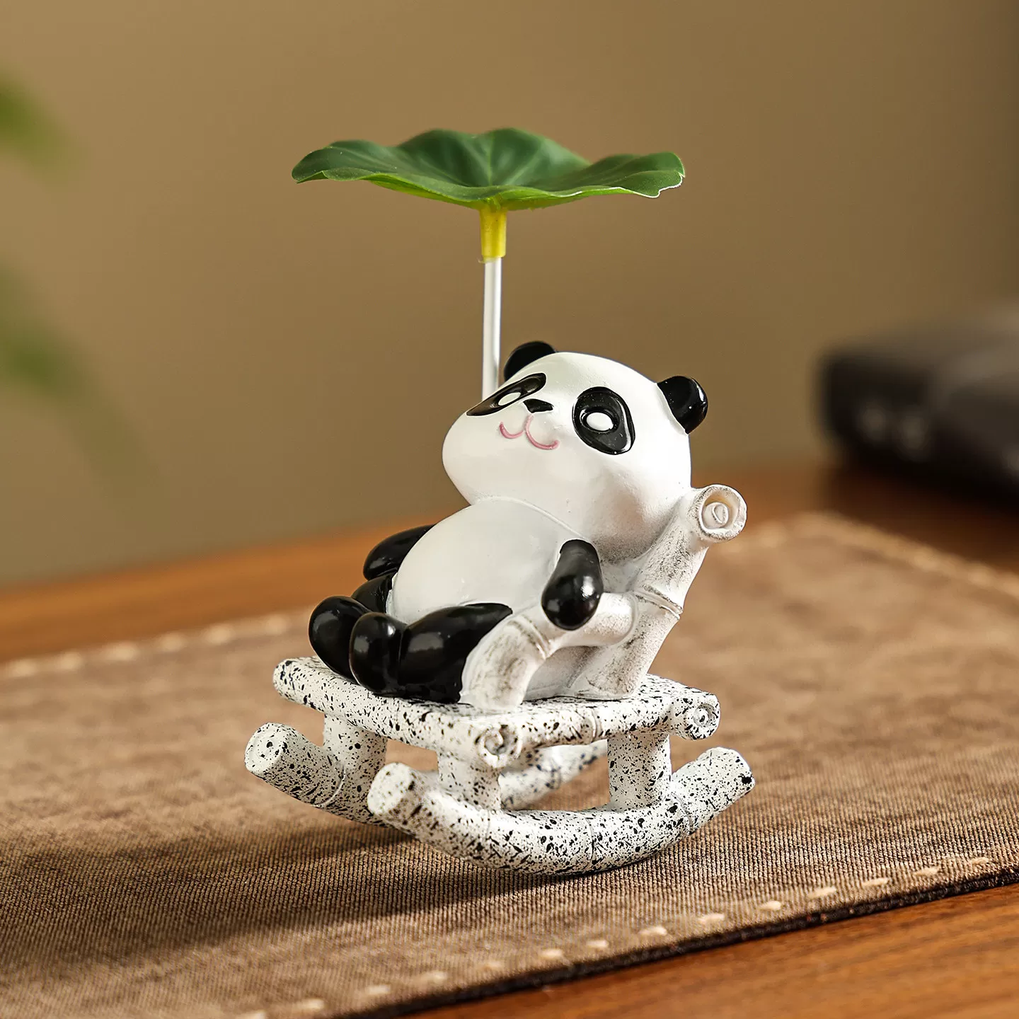 萌趣可爱悠哉青蛙呱呱来财摇摇椅茶宠小摆件桌面装饰治愈解压礼物