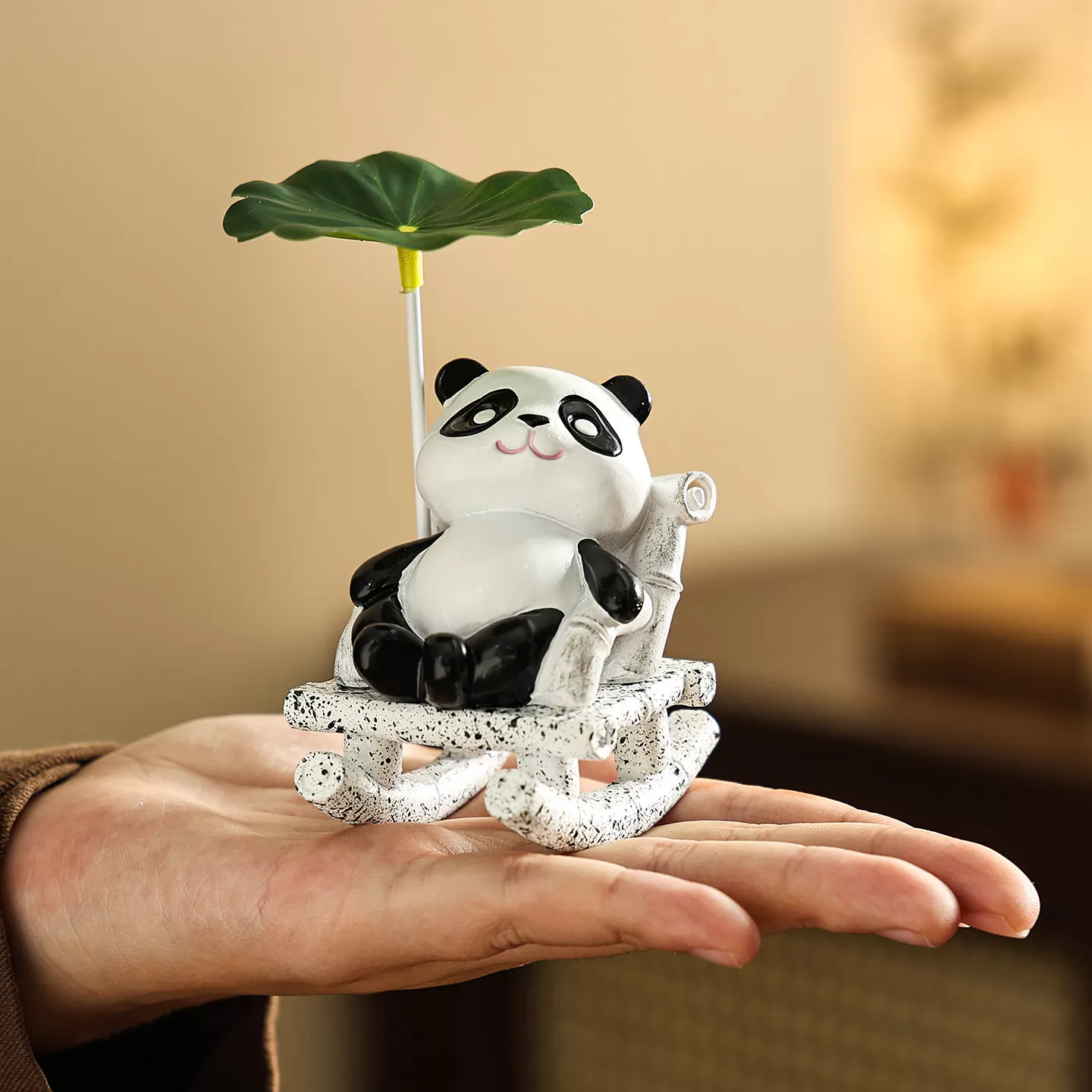萌趣可爱悠哉青蛙呱呱来财摇摇椅茶宠小摆件桌面装饰治愈解压礼物