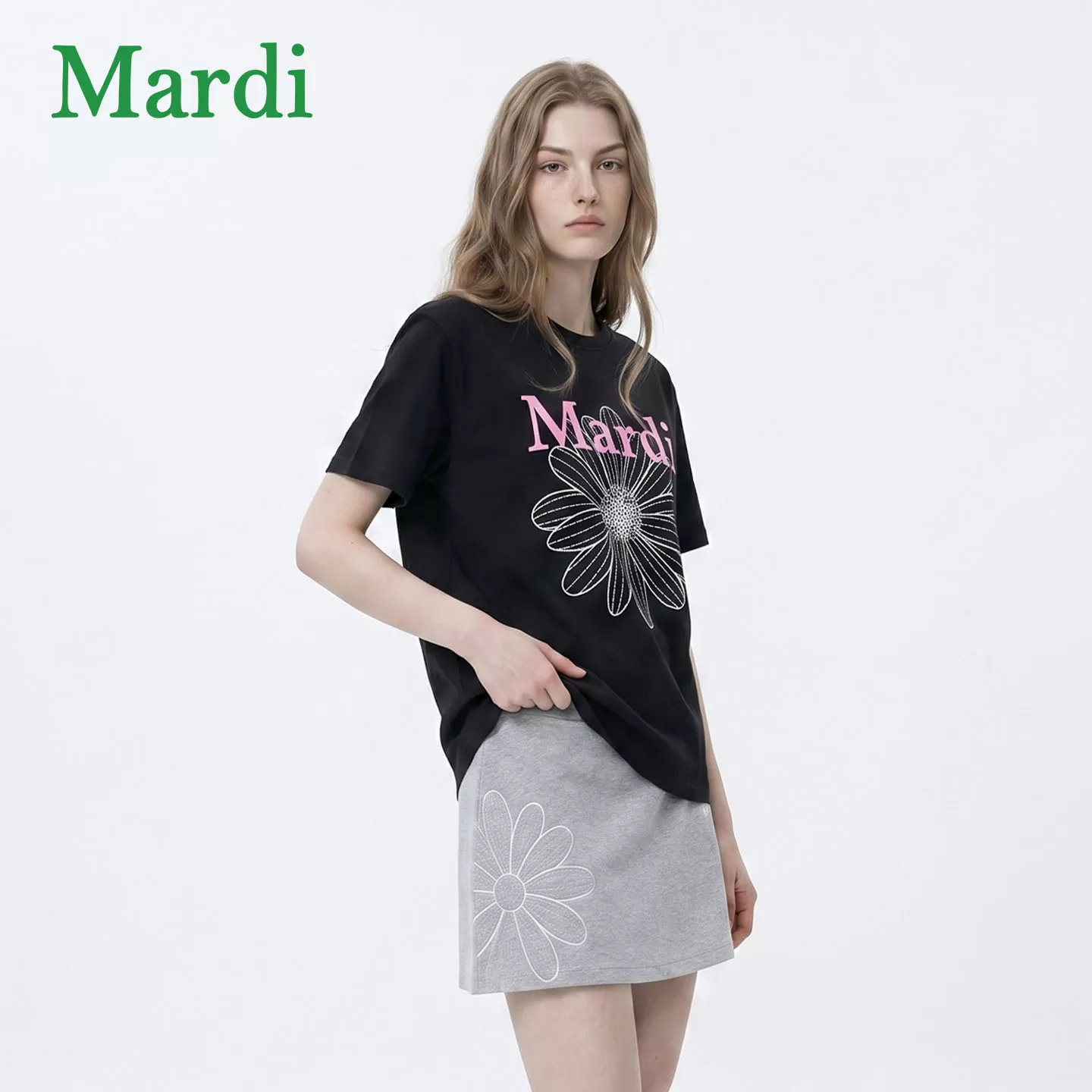 MARDI官方正品2026夏季新款女装小雏菊渐变字母时尚短袖T恤上衣