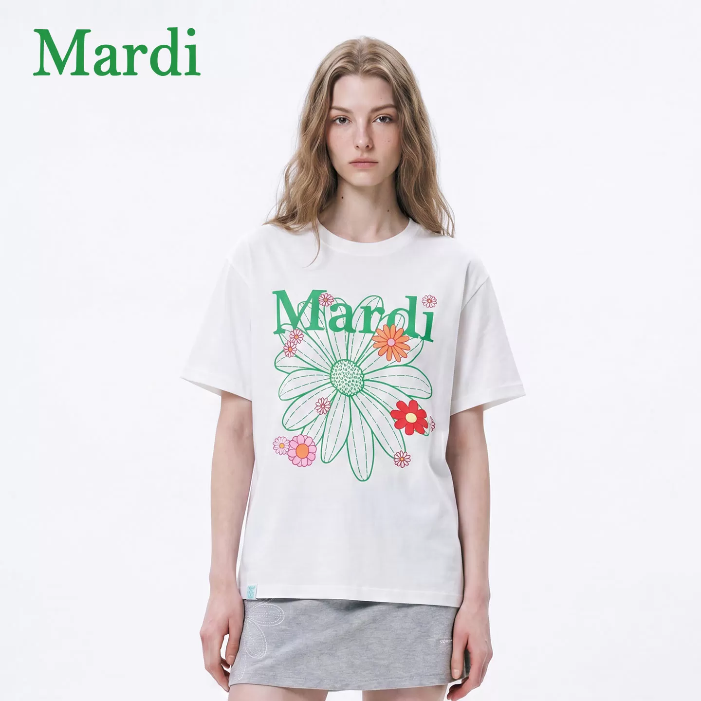 MARDI026夏季新款官方正品小雏菊多花字母短袖T恤宽松休闲上衣女