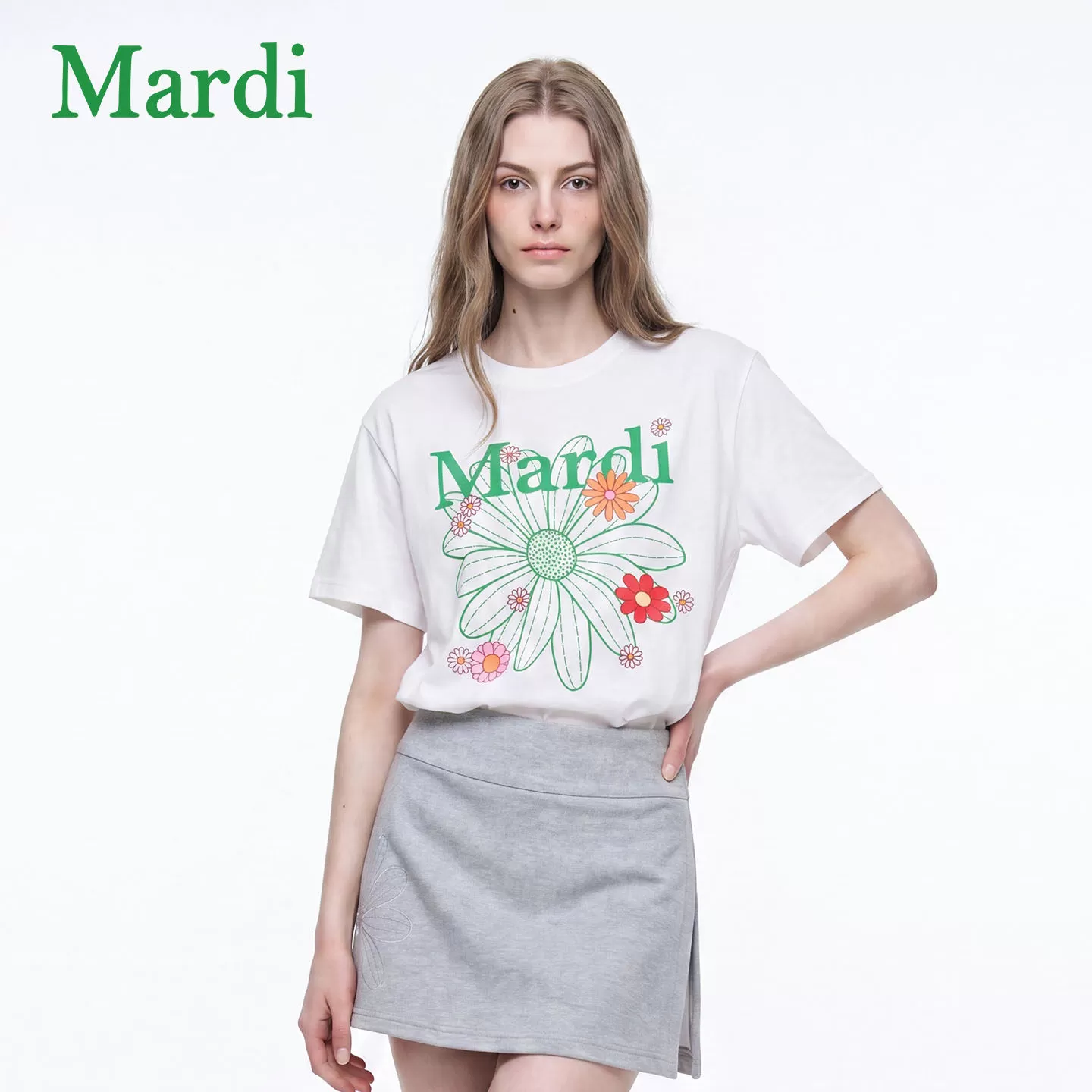MARDI026夏季新款官方正品小雏菊多花字母短袖T恤宽松休闲上衣女
