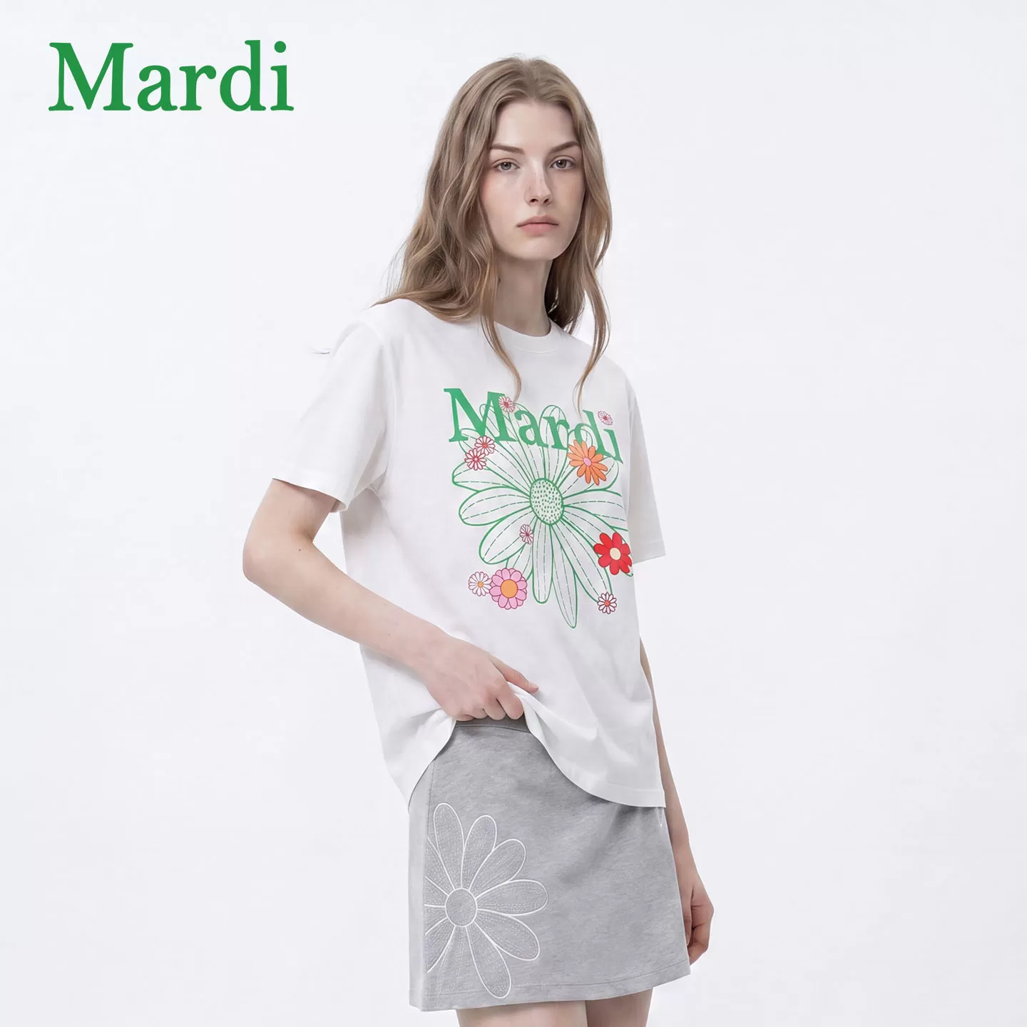 MARDI026夏季新款官方正品小雏菊多花字母短袖T恤宽松休闲上衣女