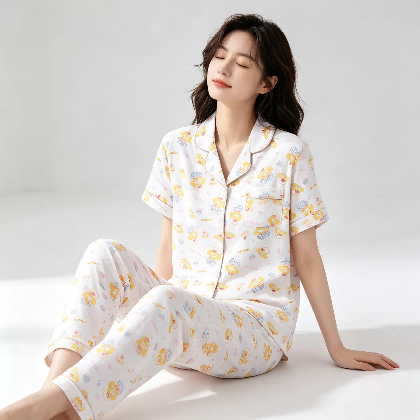 胸垫款家居服三件套装女夏季新款短袖开衫卡宽松通印花睡衣可外穿