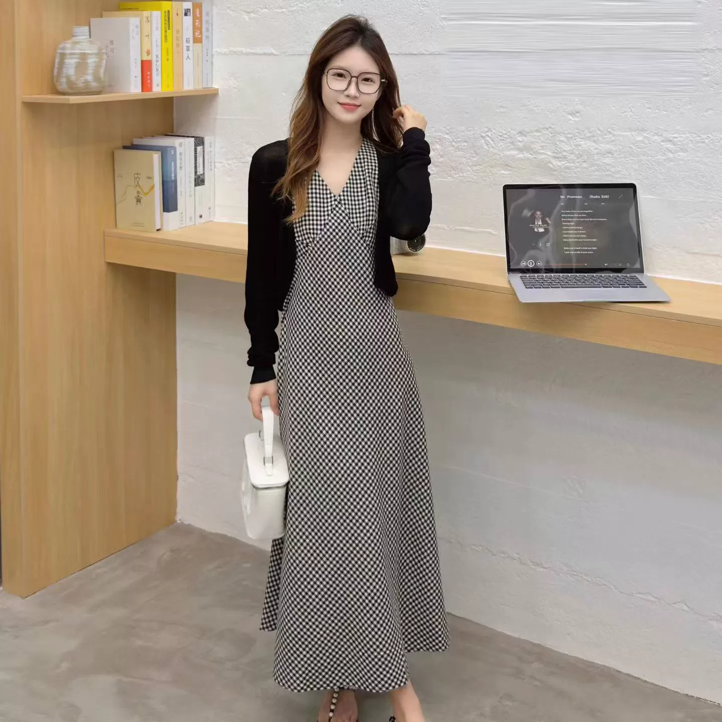 针织长袖开衫+V领格子连衣裙两件套女夏秋法式气质显瘦时尚套装潮