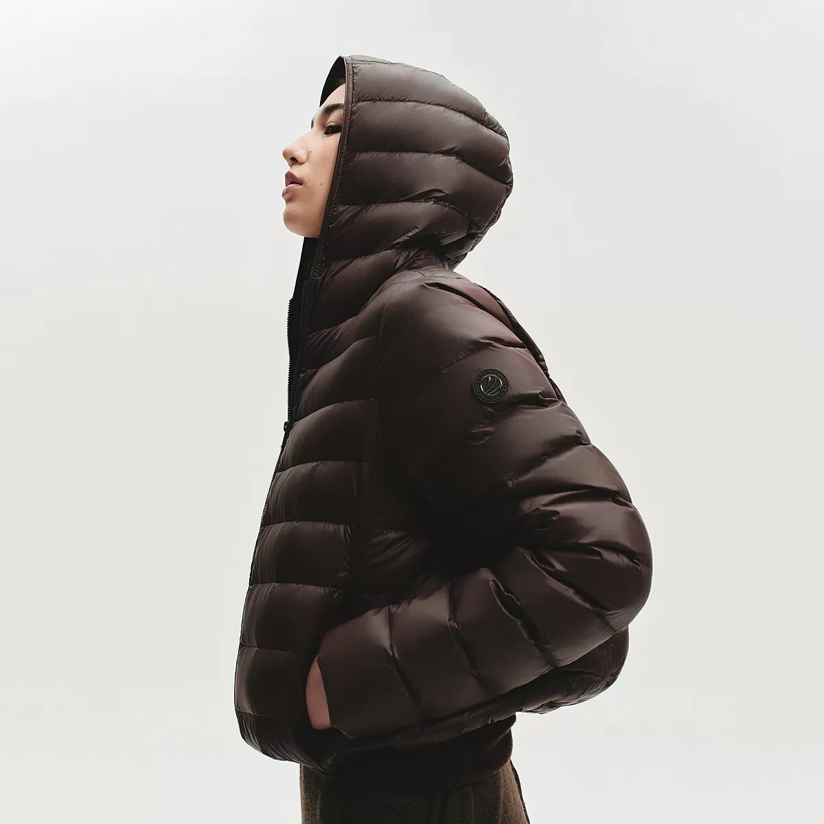 【鹅绒小龟背】波司登2026新款女士连帽排骨条羽绒服高蓬保暖短款