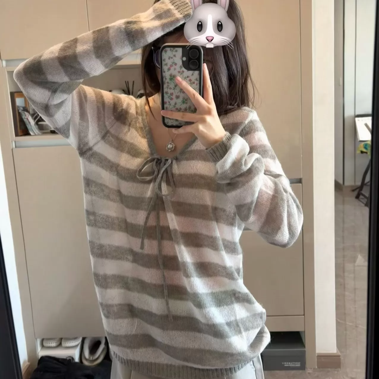 韩国！灰色条纹斜肩防晒针织衫女秋装新款宽松镂空系带罩衫上衣潮
