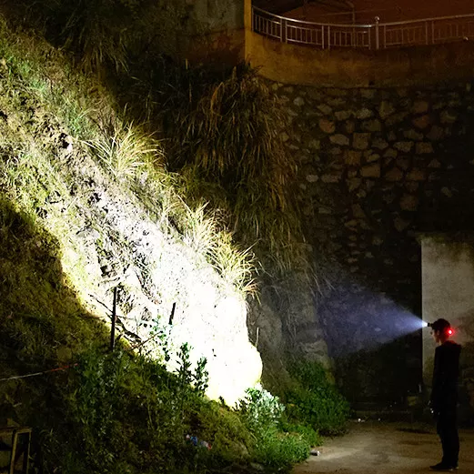 硕森超亮充电式头戴手电筒登山照明夜钓钓鱼野外强光户外专用头灯